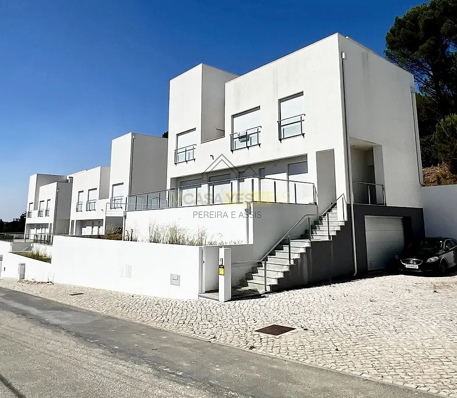 Moradia T4 à venda em Coimbra (Sé Nova, Santa Cruz, Almedina e São Bartolomeu), Coimbra — foto 2