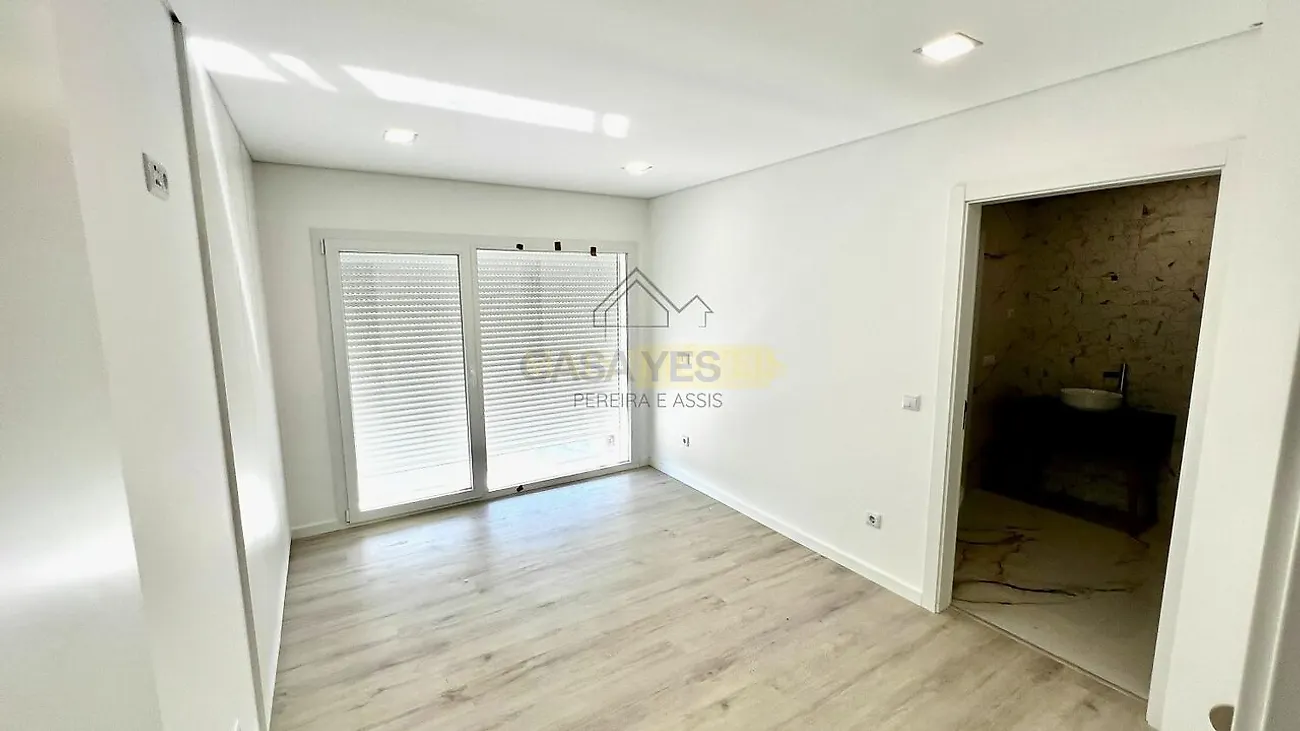 Moradia T4 à venda em Coimbra (Sé Nova, Santa Cruz, Almedina e São Bartolomeu), Coimbra — foto 12