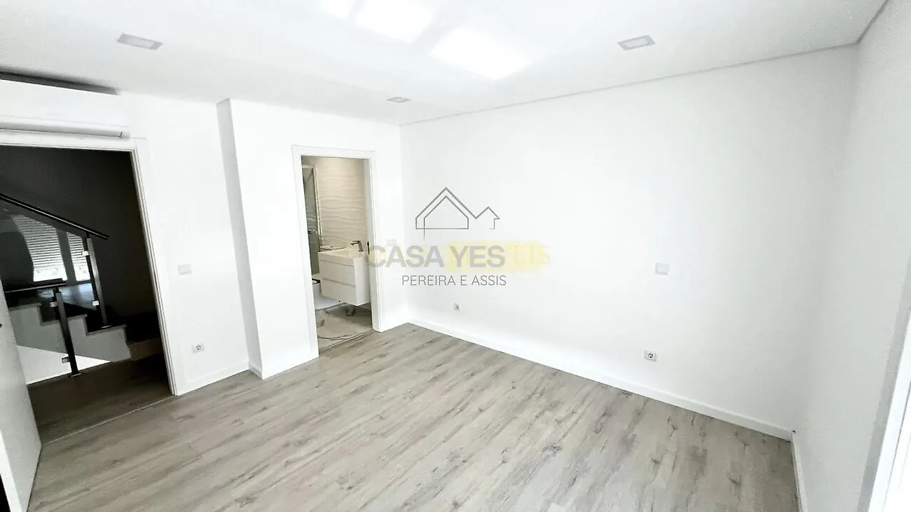Moradia T4 à venda em Coimbra (Sé Nova, Santa Cruz, Almedina e São Bartolomeu), Coimbra — foto 24