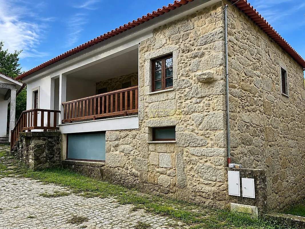 Moradia T2 em Couto de Esteves, €245.000