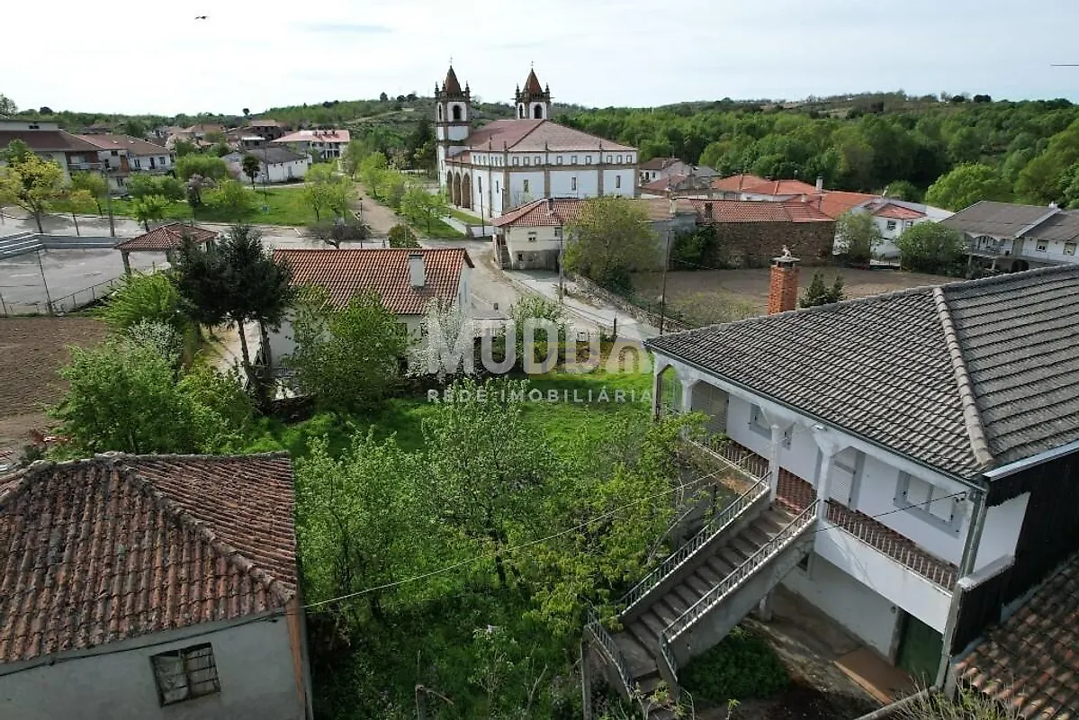 Moradia T4 à venda em Outeiro, Bragança — foto 2
