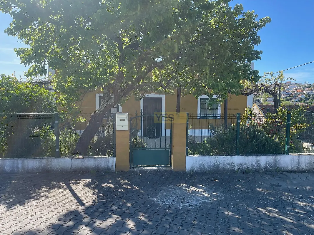 Moradia T6+ à venda em Constância, €262.500