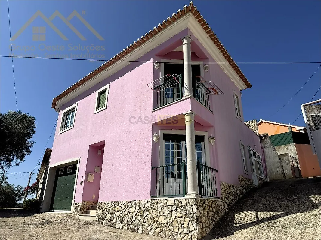 Moradia T3 à venda em Torres Vedras (São Pedro, Santiago, Santa Maria do Castelo e São Miguel) e Matacães, €365.000