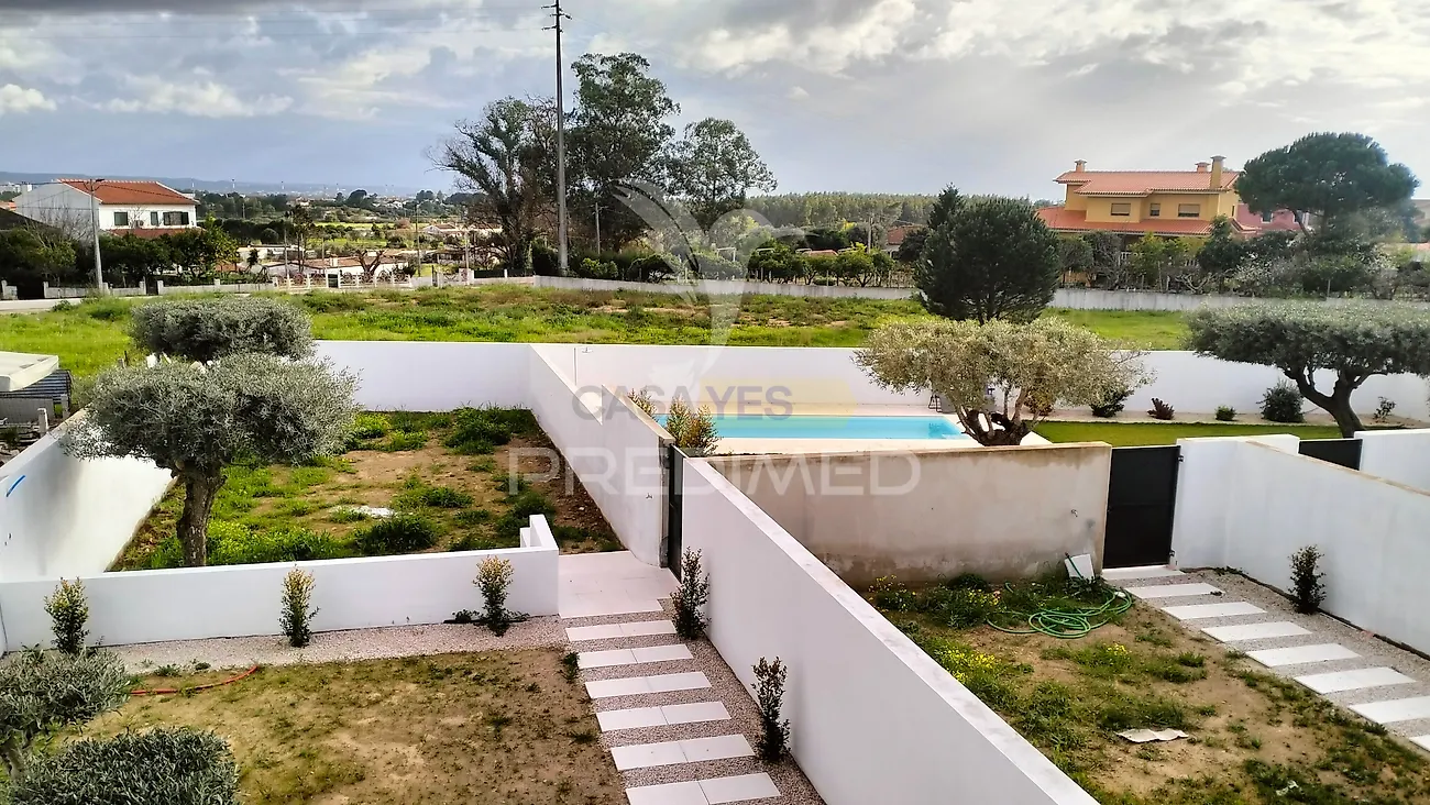 Moradia T4 à venda em Nossa Senhora de Fátima, Entroncamento — foto 4