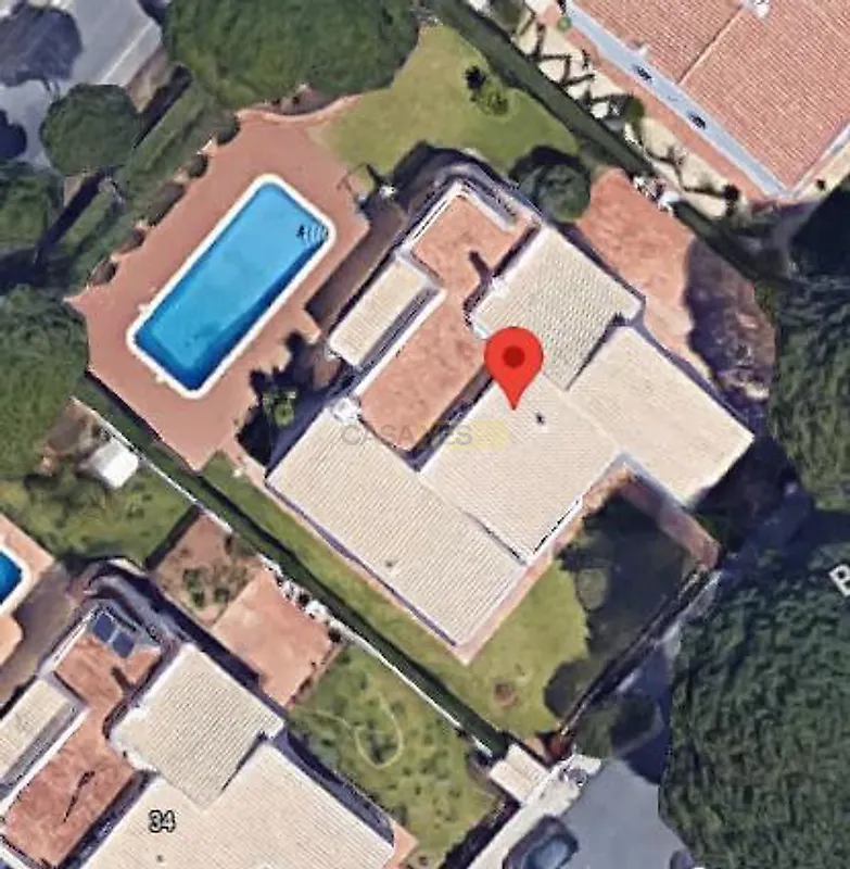 Moradia T4 à venda em Quarteira, €990.000