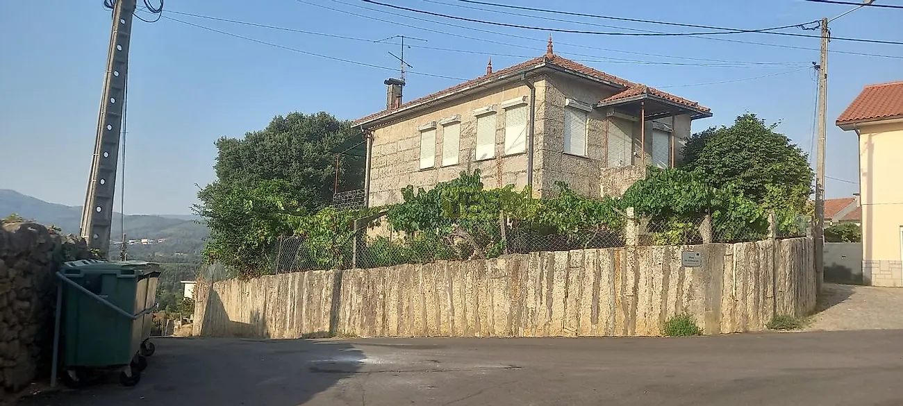 Moradia T3 à venda em Bela, €109.000