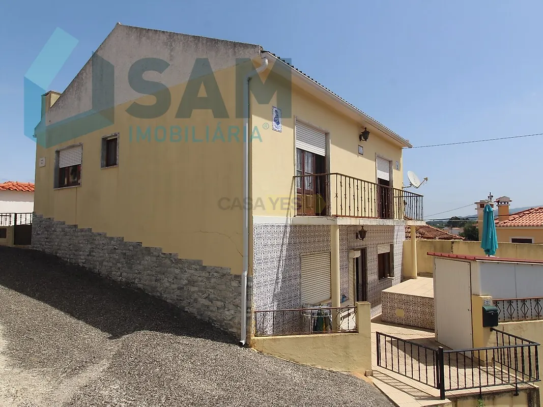 Moradia T4 em Maxial e Monte Redondo, €268.000