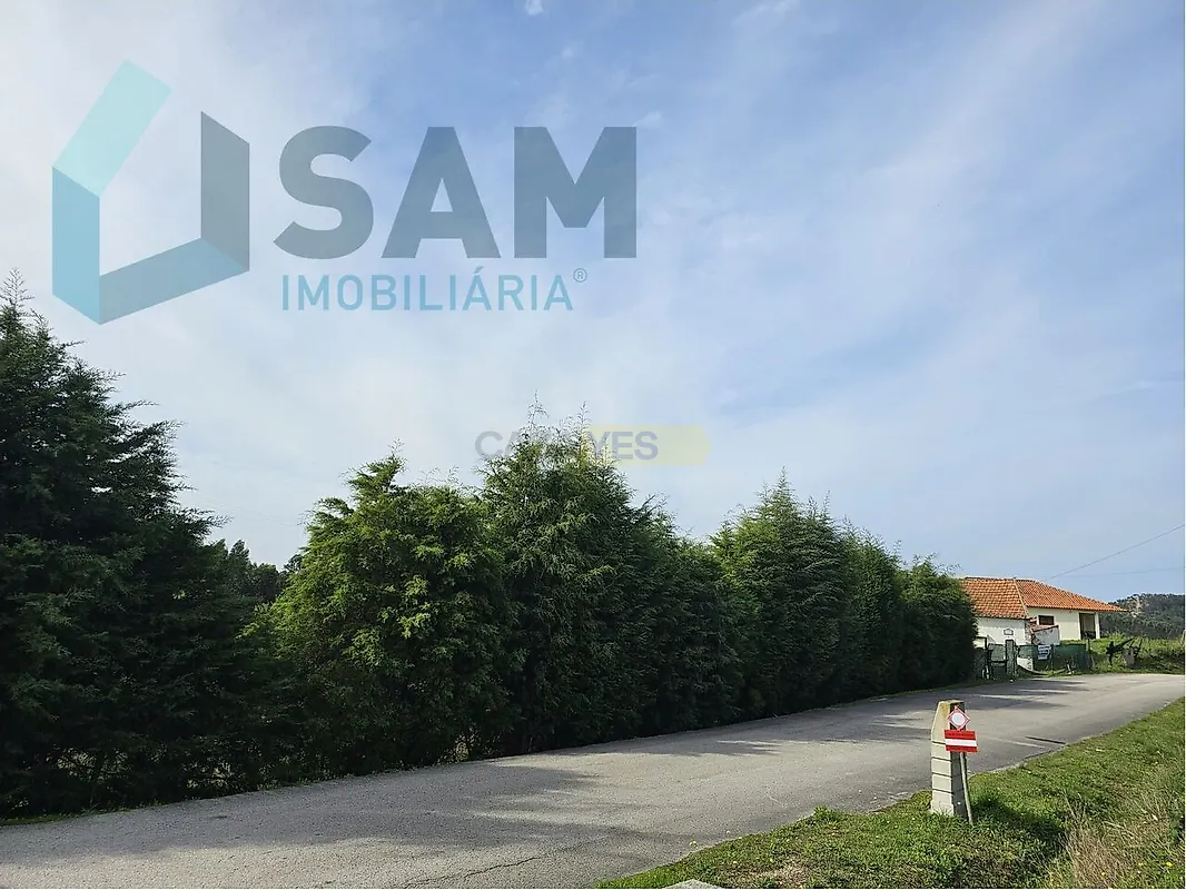 Moradia T3 à venda em Torres Vedras (São Pedro, Santiago, Santa Maria do Castelo e São Miguel) e Matacães, €300.000