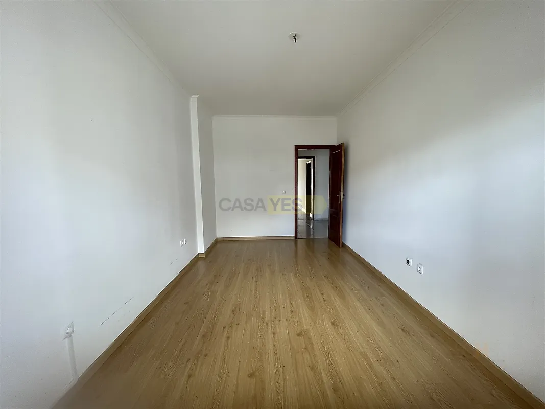 Apartamento T3 à venda em Castelo Branco, Horta — foto 8