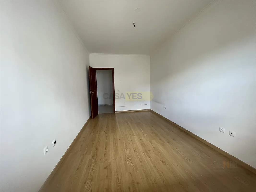 Apartamento T3 à venda em Castelo Branco, Horta — foto 9