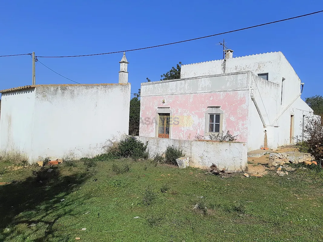 Moradia T2 à venda em Santa Bárbara de Nexe, €325.000