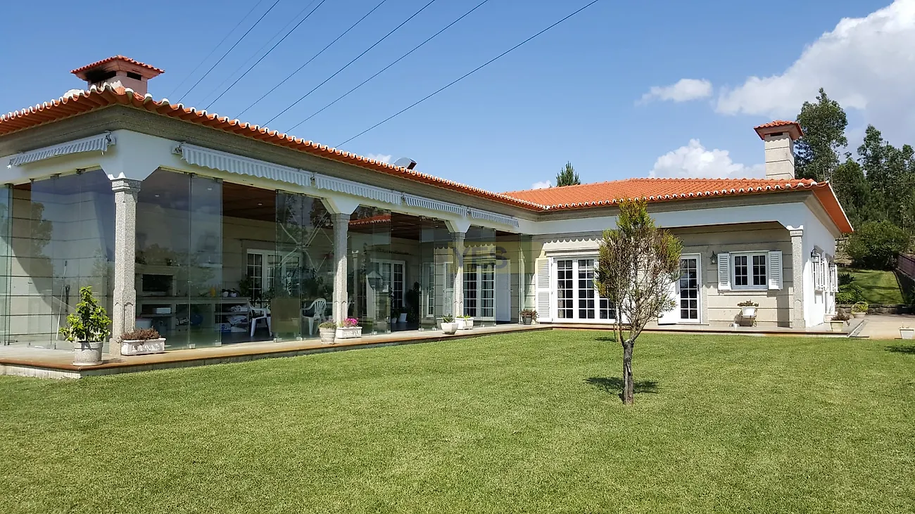 Moradia T5 em Foz do Sousa e Covelo, €1.500.000