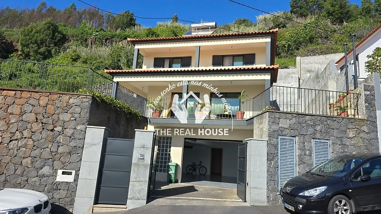 Moradia T3 à venda em Imaculado Coração de Maria, €899.000