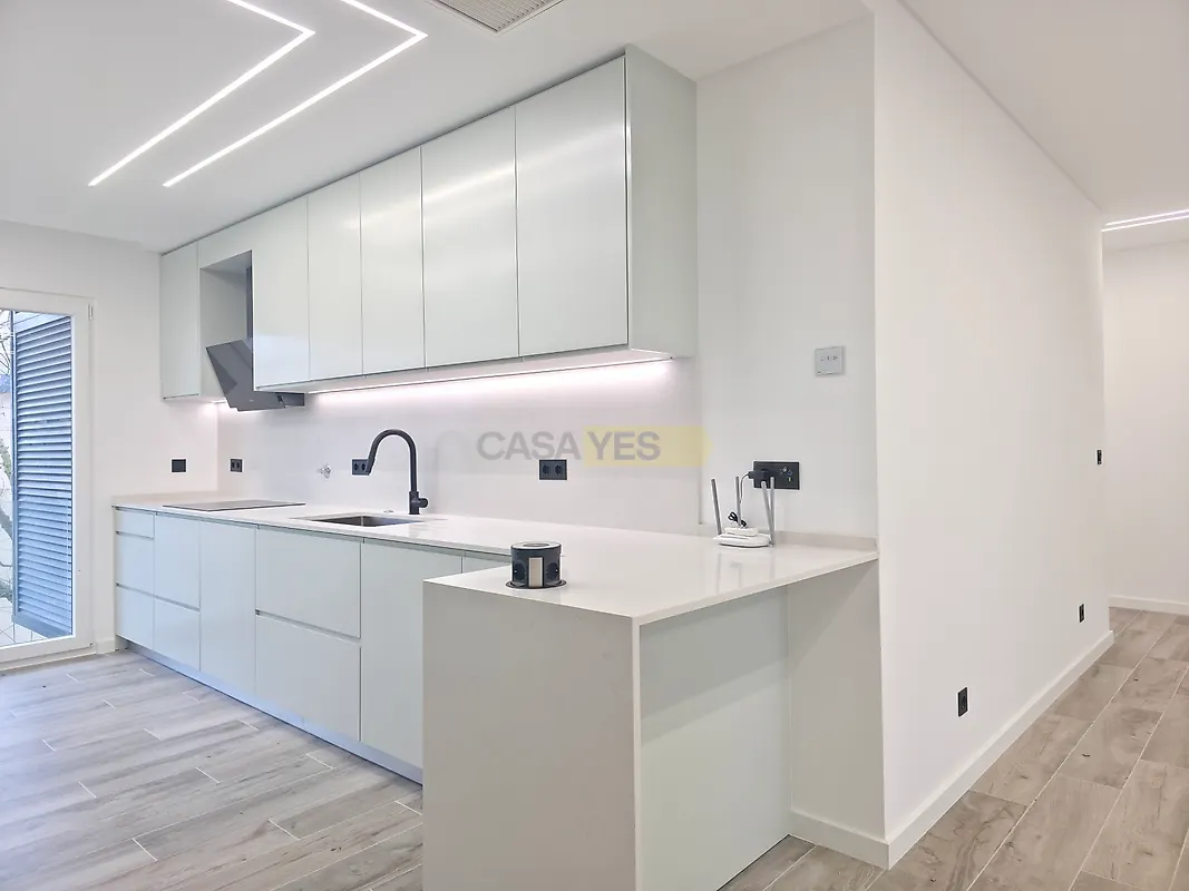 Apartamento T5 à venda em Santa Iria de Azoia, São João da Talha e Bobadela, Loures — foto 2