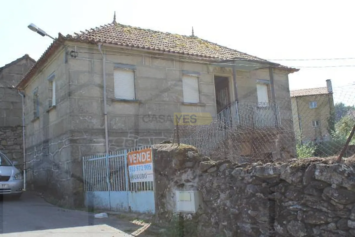 Moradia T2 em Alvaredo, €80.000