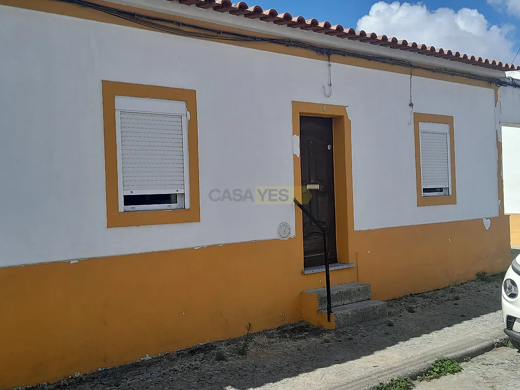 Moradia T3 à venda em Bacelo e Senhora da Saúde, €230.000