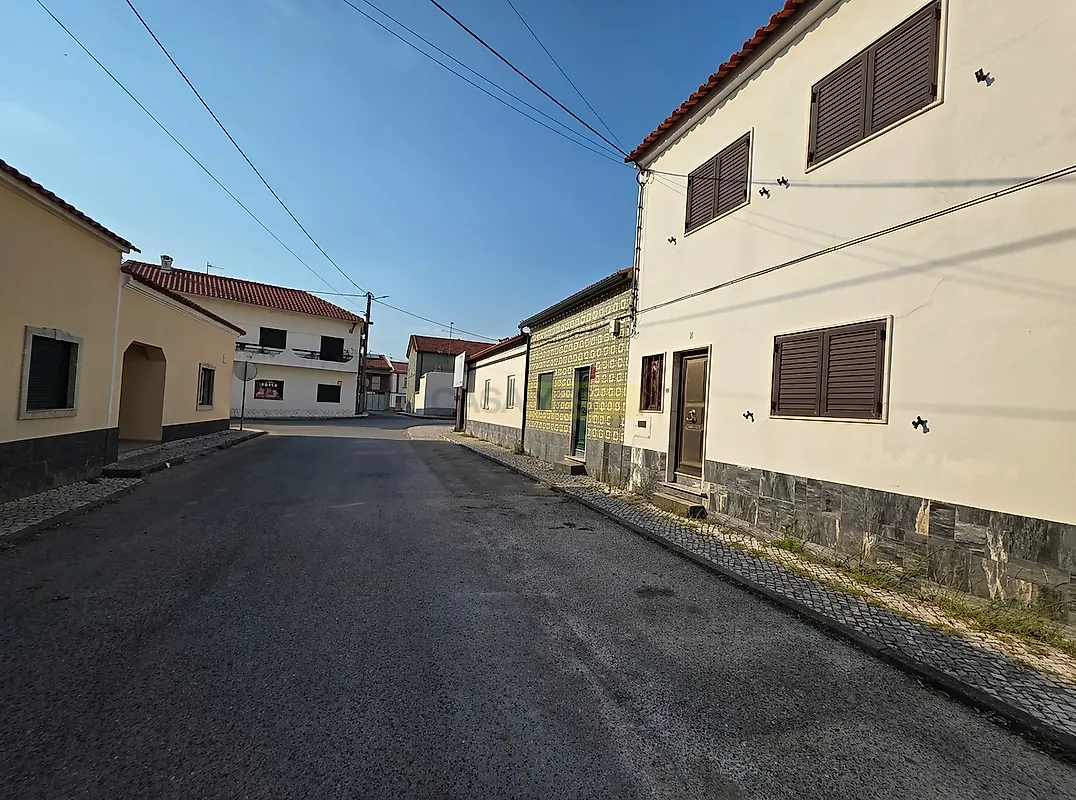 Moradia T3 à venda em São Miguel do Rio Torto e Rossio Ao Sul do Tejo, Abrantes — foto 2