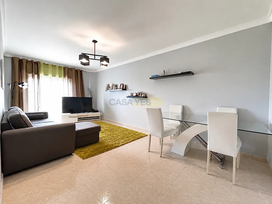 Apartamento T2 em Quelfes, €270.000