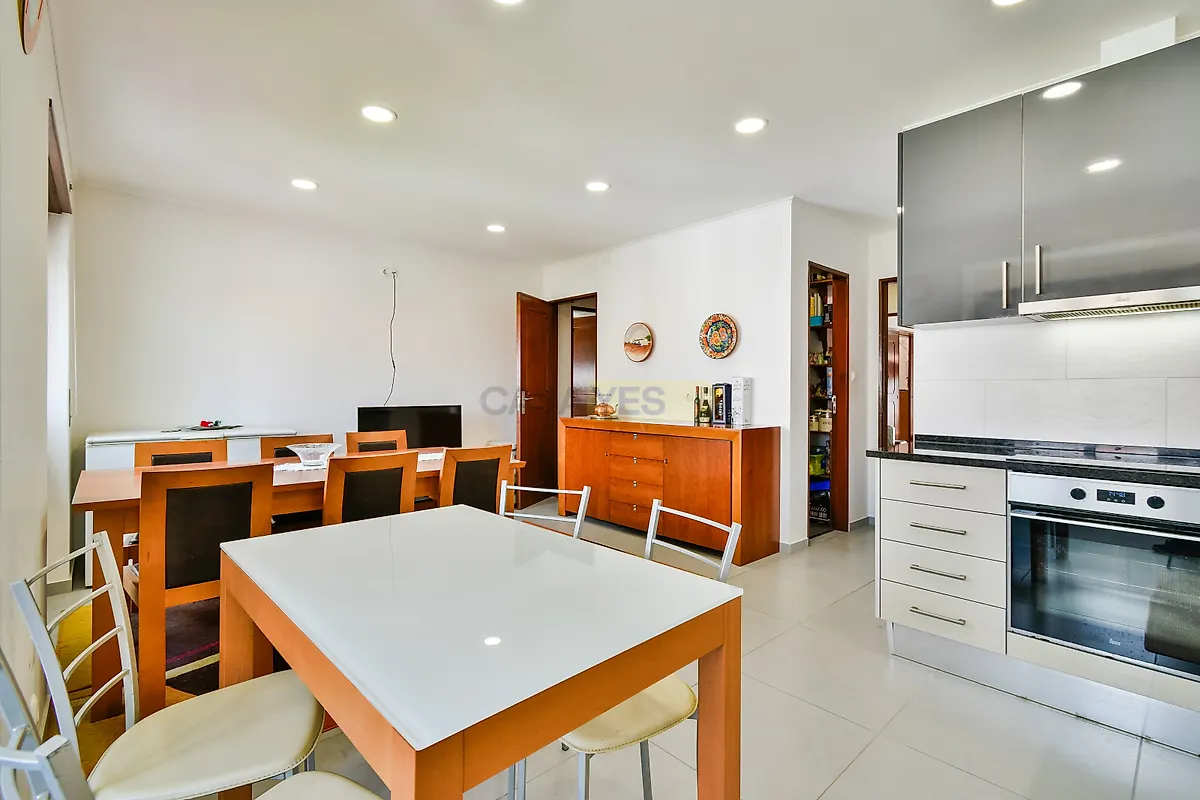 Apartamento T3 à venda em Torres Vedras (São Pedro, Santiago, Santa Maria do Castelo e São Miguel) e Matacães, Torres Vedras — foto 4
